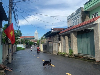 Bán nhà và đất thổ cư trung tâm khu dân cư 1