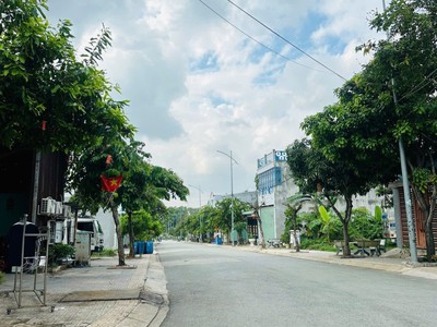Bán nhà 140m2,lô góc 2 măt tiền hẻm cực kì thoáng,đường 13m,giá rẻ 3