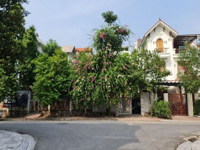 Bán nhà đa tốn, gia lâm, hà nội. diện tích 200m2 2 tầng 1 tum, đường 15m vỉa hè rộng. lh 0989894845 0