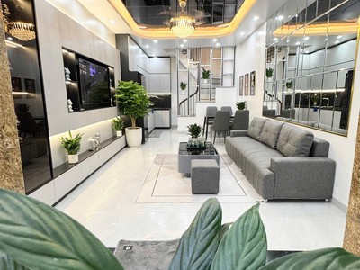 Bán nhà văn chương đống đa 1 nhà ra mặt hồ nhà đẹp full nội thát 4 tầng 32m 7,1 tỷ 0