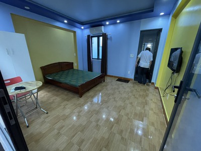 Cho thuê nhà Văn Cao, sân cổng riêng  110m2 , 4 p.ngủ. 3