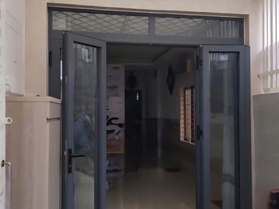Cmt8 - nhà đẹp 2 tầng - gần chợ phạm văn hai  - chỉ 5.x tỷ 0