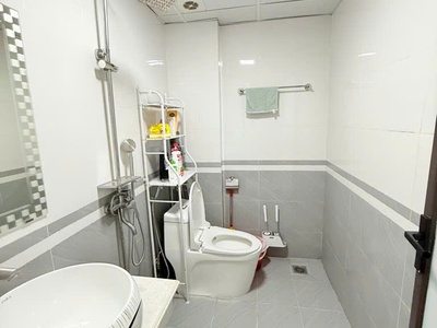 Nhà an dương vương   phú thượng   38m  x 5 tầng   gần phố   ngõ rộng   8.5 tỷ 2