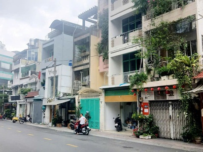 Mặt tiền nguyễn văn nguyễn q1, mặt sau hxh - diện tích 82m2  4m x 20.5m  - nhà 5 tầng thang máy - 0