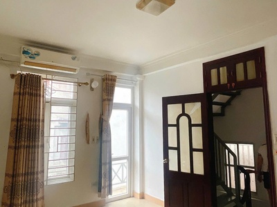 Cho thuê nhà nguyên căn ngõ phố vọng. 10tr/tháng. 5 tầng, 30m /tầng, 2 ngủ khép kín. 2