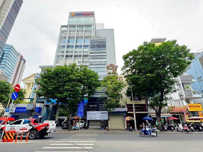 Nhà kế bên khách sạn pullman 5  mt 55 nguyễn cư trinh, p. nguyễn cư trinh, quận 1. 1