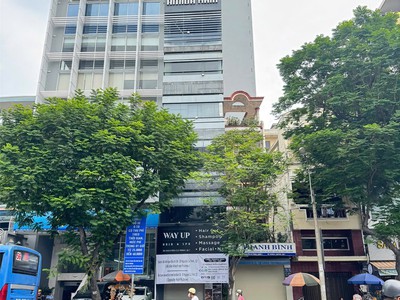 Nhà kế bên khách sạn pullman 5  mt 55 nguyễn cư trinh, p. nguyễn cư trinh, quận 1. 2