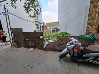 Thạch bàn,long biên 10tỷ 80m đất,lô góc kinh doanh,ô tô,cho thuê 1