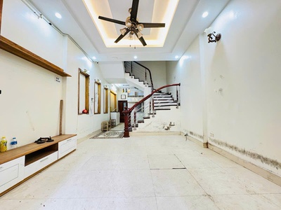    nhà đẹp khu phân lô - đường trước nhà 3m - cách đúng 15m ra ô tô tránh - thoáng trước sau 1