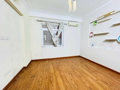    nhà đẹp khu phân lô - đường trước nhà 3m - cách đúng 15m ra ô tô tránh - thoáng trước sau 4