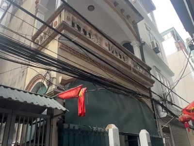 Cho thuê nhà nguyên căn 3 tầng - full đồ - mễ trì thượng 0