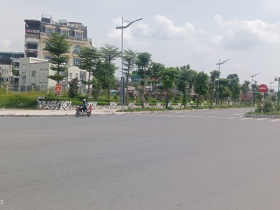 Bán nhà mặt phố nguyễn văn cừ,  long biên - 174m  - giá 77 tỷ 1