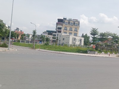 Bán nhà mặt phố nguyễn văn cừ,  long biên - 174m  - giá 77 tỷ 2