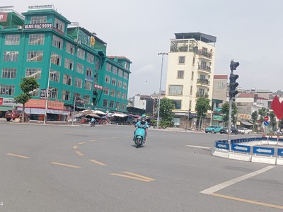 Bán đất tái định cư ngọc thụy - long biên , gần công viên, diện tích 70m  - giá hơn 25 tỷ 0