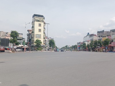 Bán nhà ngọc thụy  long biên,    ô tô vào nhà   diện tích 35m    4 tầng   giá hơn 8 tỷ 0