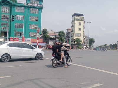 Bán nhà ngọc thụy  long biên,    ô tô vào nhà   diện tích 35m    4 tầng   giá hơn 8 tỷ 1