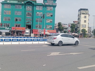 Bán nhà ngọc thụy  long biên,    ô tô vào nhà   diện tích 35m    4 tầng   giá hơn 8 tỷ 2