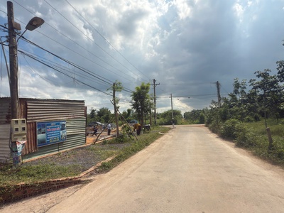 720tr/150m2 đất ngay sân bay , full thổ sổ sẳn , đường mở rộng 42m 0