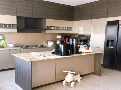 Nhà mặt tiền   huỳnh văn bánh   quận phú nhuận   5 tầng   thang máy   5.3 x 23 m   42 tỷ 0