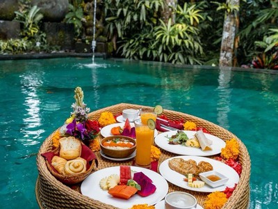 Khay đồ ăn nổi hồ bơi 0