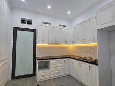 Phân lô-Lĩnh Nam Hoàng Mai-50M 5T thang máy-ô tô tránh-vỉa hè-view hồ-kinh doanh 0