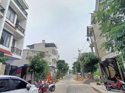 Nhà sang trọng trong khu dân cư cát tường phú sinh 1 trệt 2 lầu 0