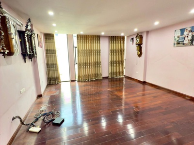 Bán nhà mặt phố Trần Cung, SĐCC 75m2, mặt tiền 5m 1