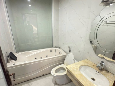 Bán nhà mặt phố Trần Cung, SĐCC 75m2, mặt tiền 5m 4