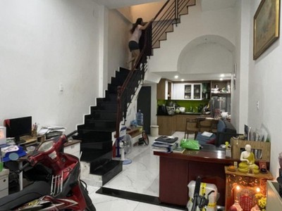 Nhà lý thường kiệt, sát hxh, 40m , 3 lầu đúc, 4pn rộng, sổ đẹp nở hậu 1