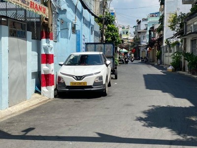 Nhà lý thường kiệt, sát hxh, 40m , 3 lầu đúc, 4pn rộng, sổ đẹp nở hậu 3