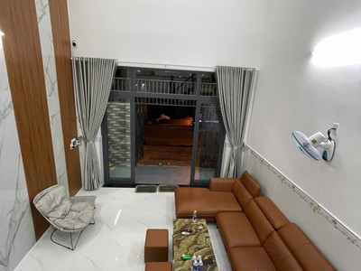 Bán nhà gần trung tâm   giá chỉ 5 tỷ 25   sổ đỏ, hoàn công đầy đủ 1