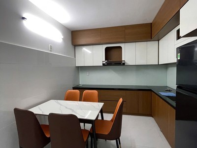 Bán nhà gần trung tâm   giá chỉ 5 tỷ 25   sổ đỏ, hoàn công đầy đủ 2