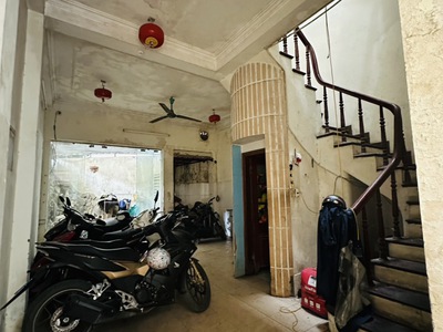 Trung tâm cầu giấy - ngõ thông - kia morning đến cửa - gần phố - gần công viên yên hoà 3