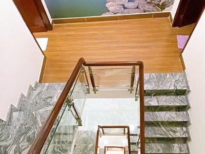 Bán nhà i 5 tầng đường tôn thuyết-khu vực đi lại thuận tiện thông ra nhiều hướng-vĩnh khánh, hoàng 4