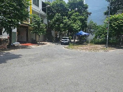 Phố trạm,long biên 13tỷ 60m mặt tiền 5.8m,ngõ ô tô dừng đỗ ngày đêm 0