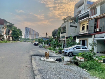  bán đất phân lô   ô tô vào   gần hồ   dân trí cao   ngọc thụy, long biên   99m    giá 15.4 tỷ 0