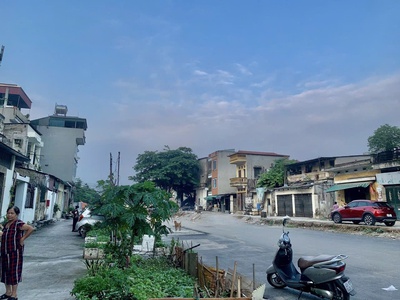  bán đất phân lô   ô tô vào   gần hồ   dân trí cao   ngọc thụy, long biên   99m    giá 15.4 tỷ 2