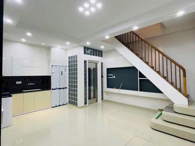 Nhượng lại nhà nguyên căn 6 tầng có thang máy   full nội thất 0