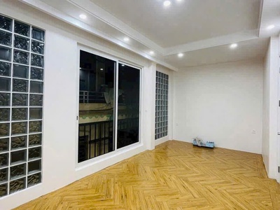 Nhượng lại nhà nguyên căn 6 tầng có thang máy   full nội thất 3