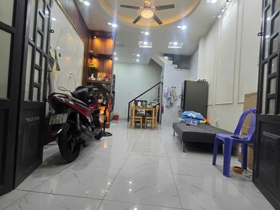  nhà 3 tầng nở hậu - dương bá trạc, p.1, q.8 - sát quận 1 - chỉ 4.95 tỷ  0