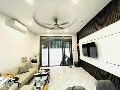 Bán nhà đống đa, 6t thang máy, view hồ, 10m ra oto tránh, 50m2, 13 tỷ 2