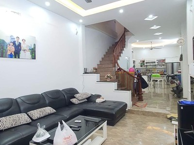 Nhà võ chí công   24,8/32m  x 5 tầng   ngõ to rộng   gần hoàng quốc việt   7.8 tỷ 0