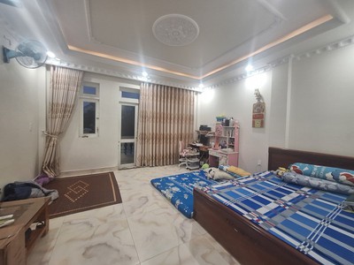 Nhà mặt tiền 3 tầng - kiến trúc tân cổ điển - 100m2 - giá 9 tỏi. 2