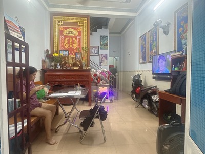 Khu vực hiếm nhà bán - nằm ngay trung tâm phường điểm quận 8 - sát vách 1