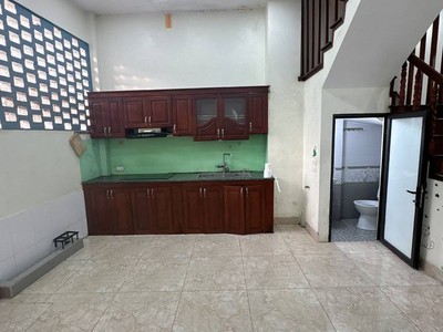 Nhà đẹp giá mềm - ngõ thông thoáng - gần bãi đỗ ô tô 24/24     	cơ hội vàng cho gia đình cần nhà 2