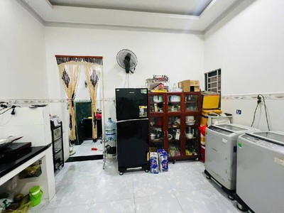 Khu phân lô sát mặt tiền lã xuân oai   chỉ hơn 4 tỷ   diện tích 55m    ngang 4.5m 2
