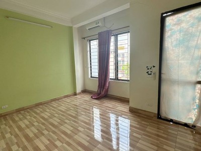 Nhà đẹp giá mềm - ngõ thông thoáng - gần bãi đỗ ô tô 24/24     	cơ hội vàng cho gia đình cần nhà 3