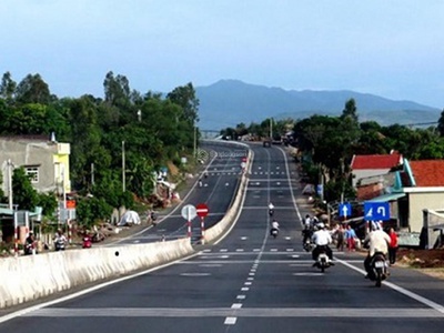 Bán đất mặt tiền quốc lộ 13, quy hoạch hồng toàn bộ, có thổ cư 2
