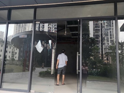 Cho thuê mặt bằng kdtm kinh doanh chân đế toà nhà sakura vinhome smart city 0