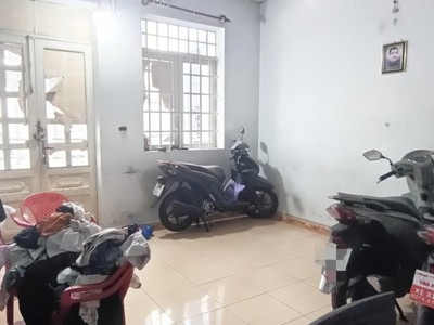 Bán nhà 2 tầng mặt tiền kinh doanh đa ngành nghề,ngang khủng 8,5m 2